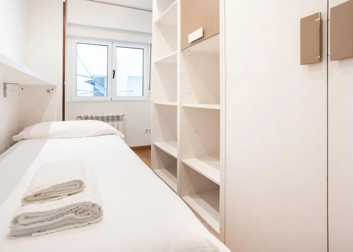 Apartment Argueelles - 3 Hab Y 1 Bano - 5 Pax - Vut-5675-as *